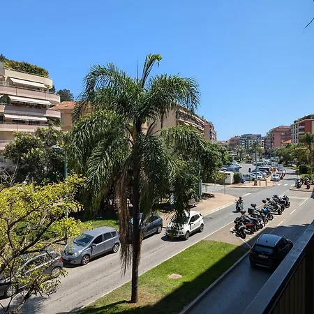 Le Landel - 3 Pieces Entierement Renove, Climatise Avec Parking * Menton