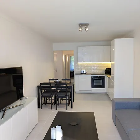 Le Landel - 3 Pieces Entierement Renove, Climatise Avec Parking Apartment Menton
